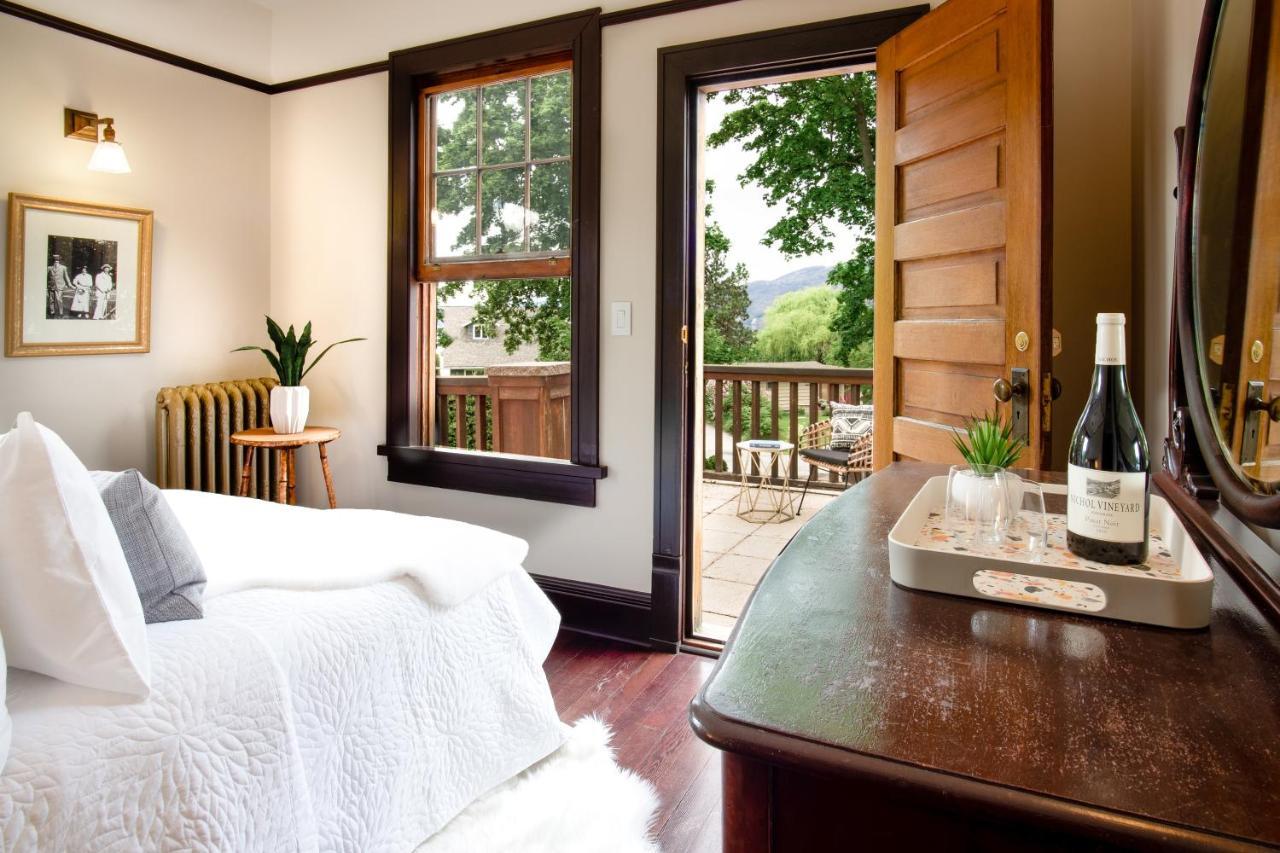 Naramata Inn ภายนอก รูปภาพ